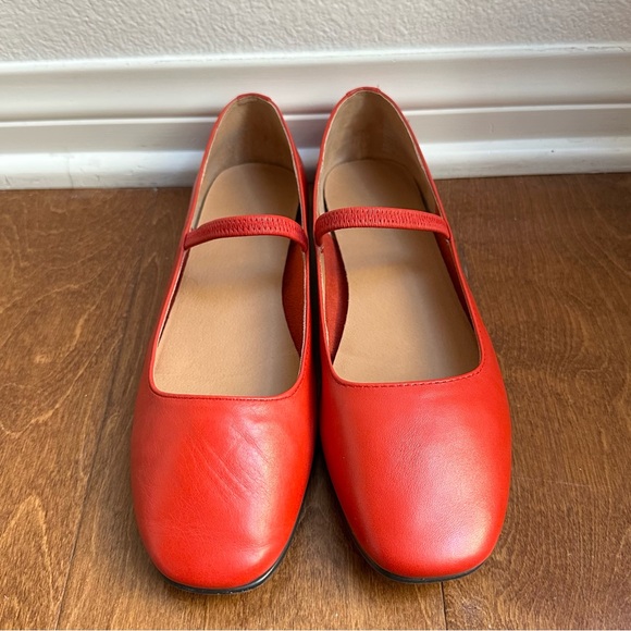 Madewell Red Flats - Picture 2 of 10